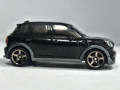2011 Mini Cooper Countryman Matchbox 2018 Czarny 1:58 – zdjęcie 4