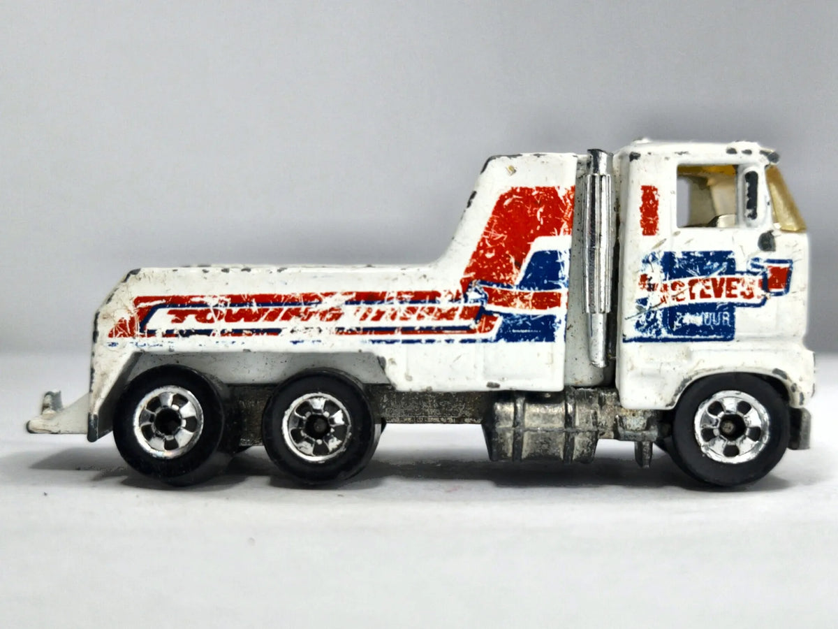 RIG WRECKER STEVE'S 24 HOUR TOWING Mainline Hot Wheels 1981 Biały 1:100 – zdjęcie 4