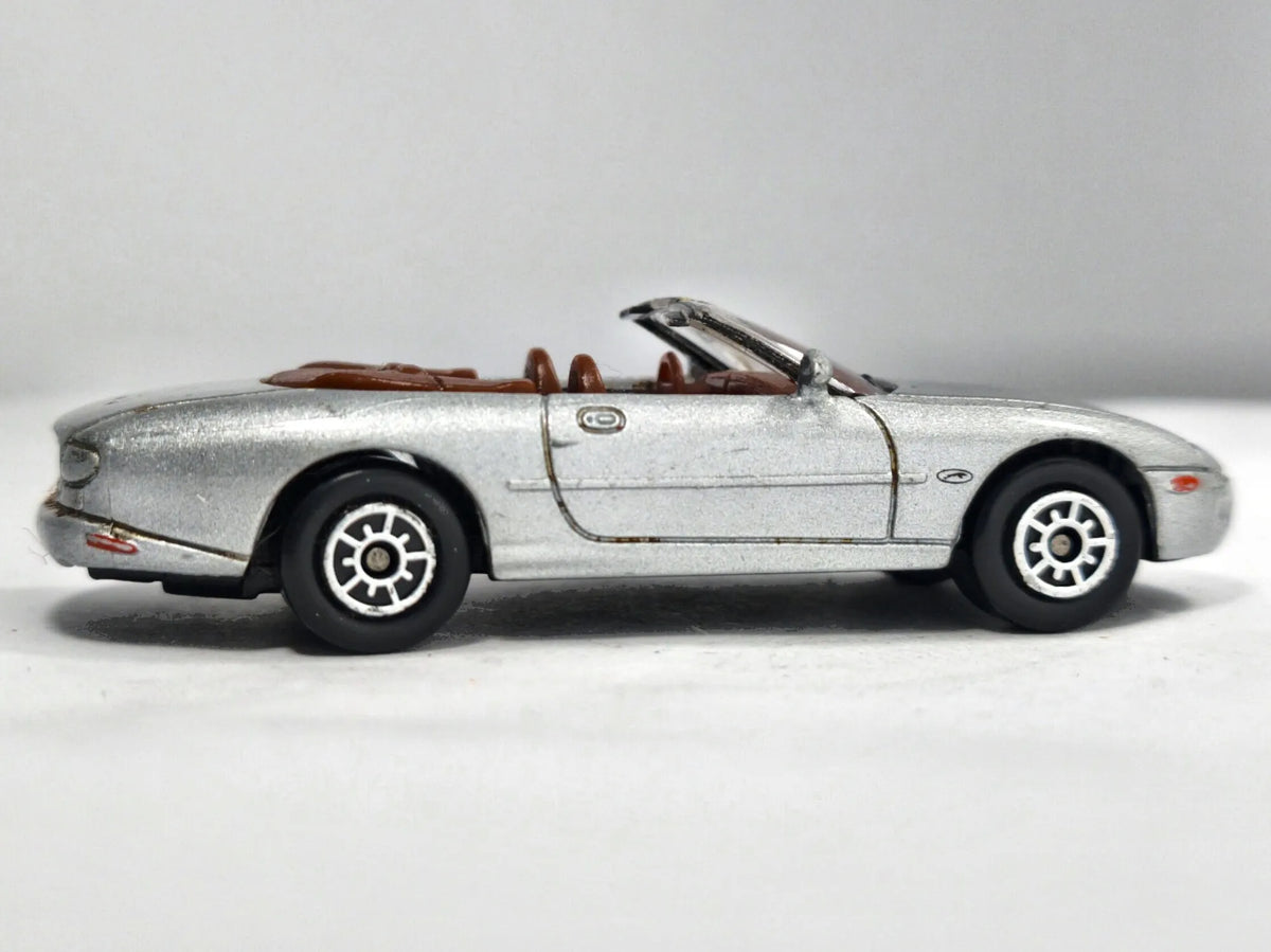 Jaguar XK8 Welly 1:64 Luzak Srebrny – zdjęcie 4