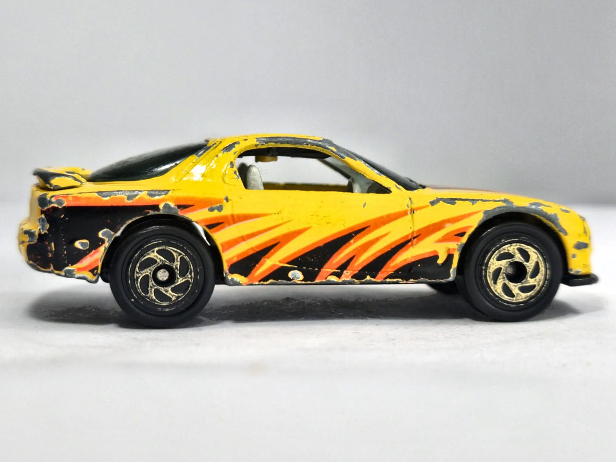 Mazda RX-7 Matchbox 1958 1:56 Luzak Żółty – zdjęcie 4