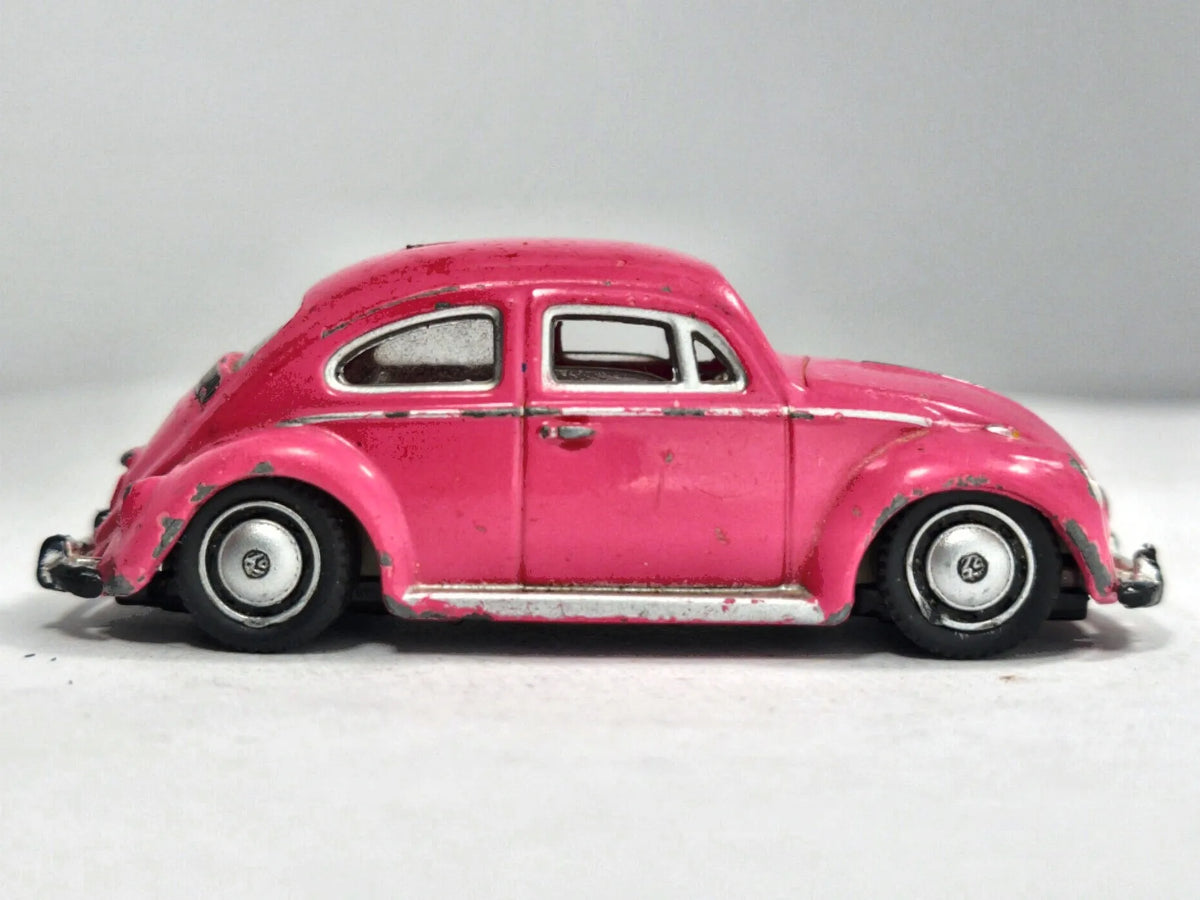 Volkswagen Beetle Schuco Regular Wheels 1:72 Garbus Luzak Różowy – zdjęcie 4