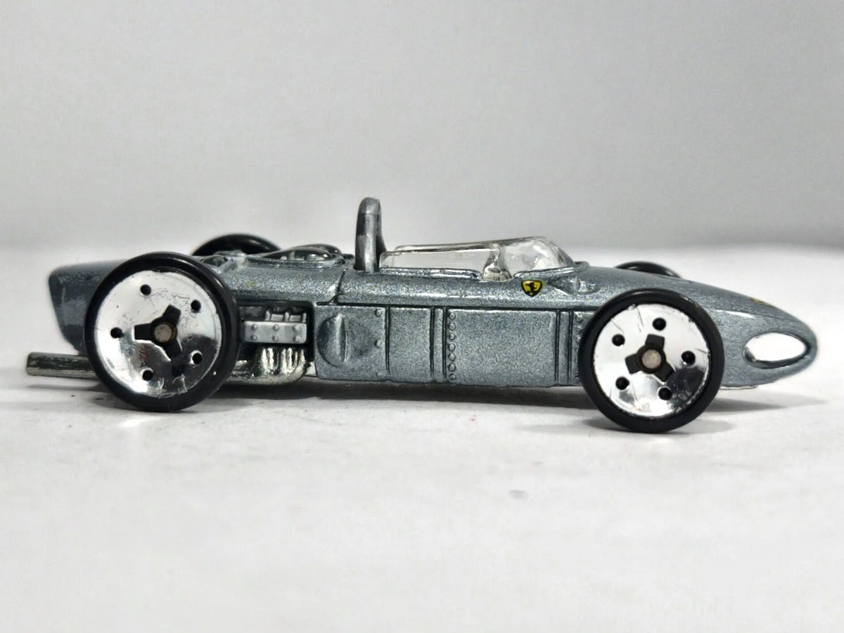 FERRARI 156 Hot Wheels 2000 Srebrny 1:64 2xMetal – zdjęcie 4