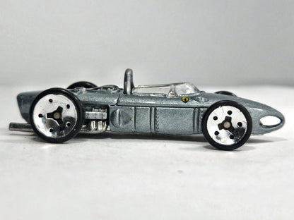 FERRARI 156 Hot Wheels 2000 Srebrny 1:64 2xMetal – zdjęcie 4