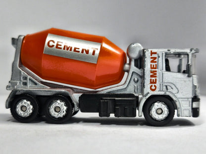 Betoniarka SCANIA CEMENT MIXER Corgi Srebrny 1:64 – zdjęcie 4