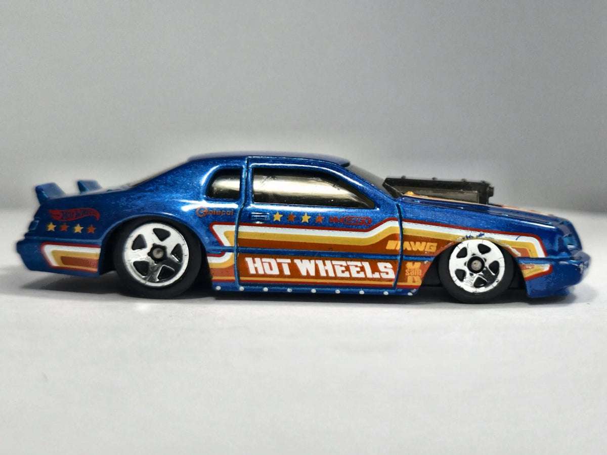 '86 FORD THUNDERBIRD PRO STOCK, Hot Wheels 2022, HKH32, Granatowy, 1:64 – zdjęcie 4