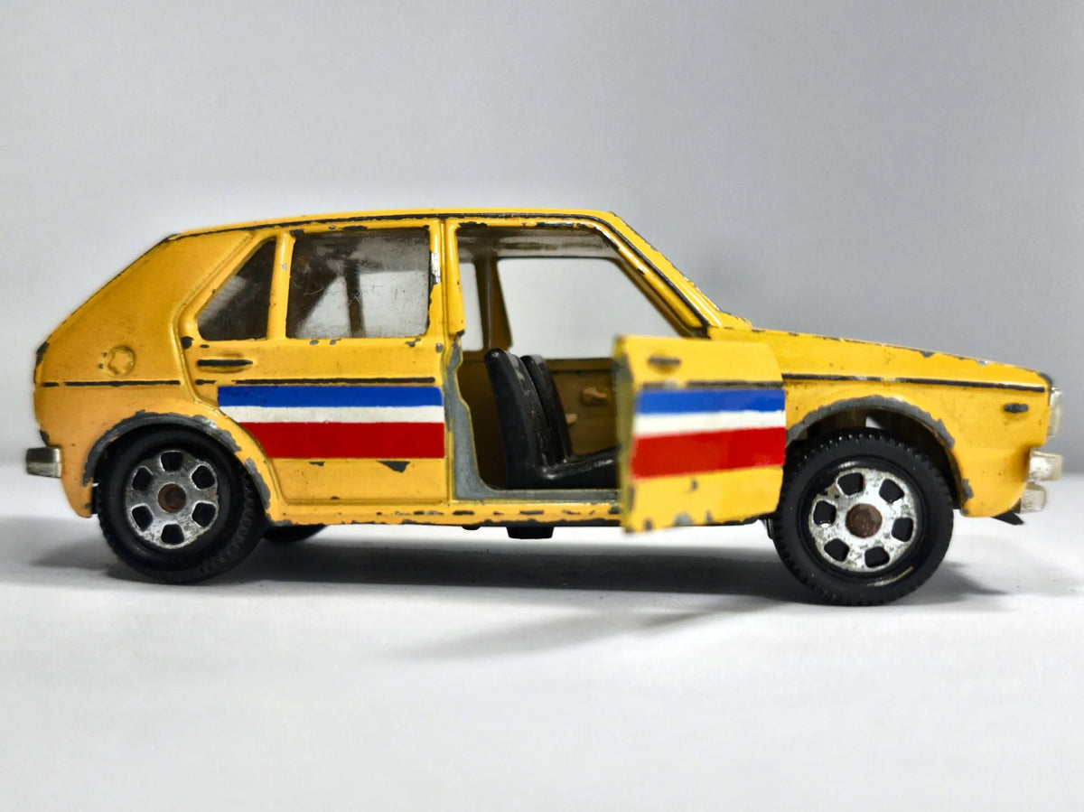 GOLF MK1 Hot Wheels '80 Żółty 1:43 Made in Italy – zdjęcie 4