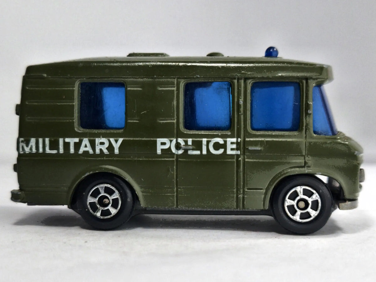 MERCEDES MILITARY POLICE Wojsko Playart '70 Oliwkowy Wojskowy 1:60 2xMetal – zdjęcie 4
