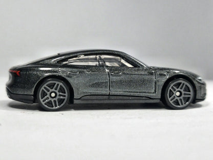 Audi RS E-Tron GT Hot Wheels 2021 HW Green Speed 1:64 Luzak Czarny – zdjęcie 4