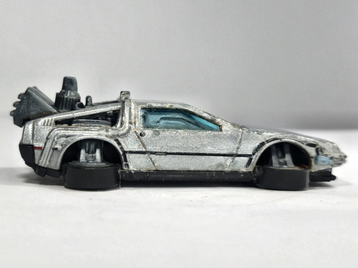 DeLorean DMC-12 Time Machine Hot Wheels 2015 HW Screen Time 1:64 Luzak – zdjęcie 4