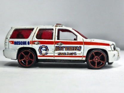 '07 CHEVY TAHOE Hot Wheels Biały 1:53 – zdjęcie 4