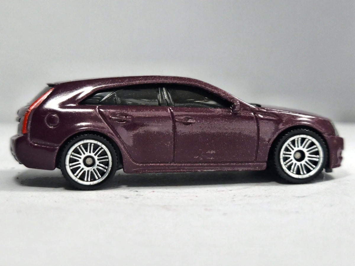 Cadillac CTS Wagon Matchbox 2020 1:64 Luzak Fioletowy – zdjęcie 4