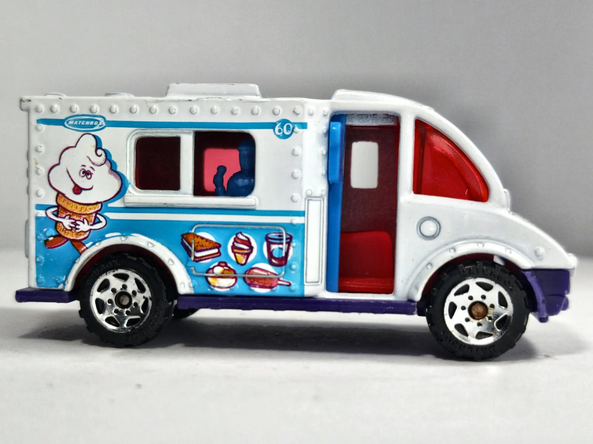 ICE CREAM TRUCK Matchbox 2001 Biały 1:50 – zdjęcie 4