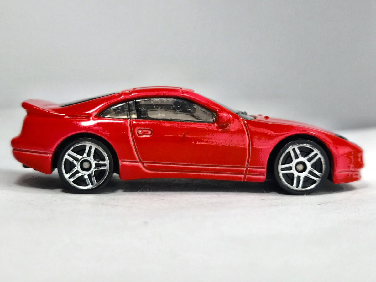 Nissan 300ZX TT Hot Wheels 2018 1:64 Coupe Luzak Czerwony Sportowy – zdjęcie 4