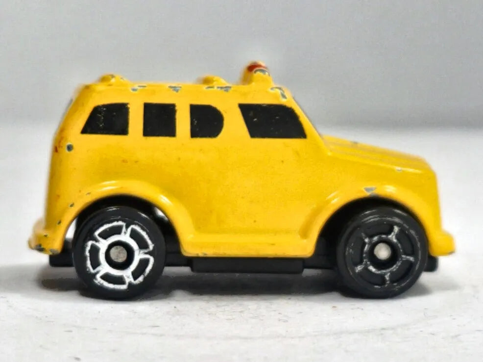 Suv Soma 1:64 2 Luzak Żółty – zdjęcie 4