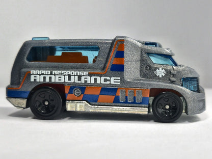 Rapid Response Ambulance Hot Wheels 2021 Grafitowy 1:64 – zdjęcie 4