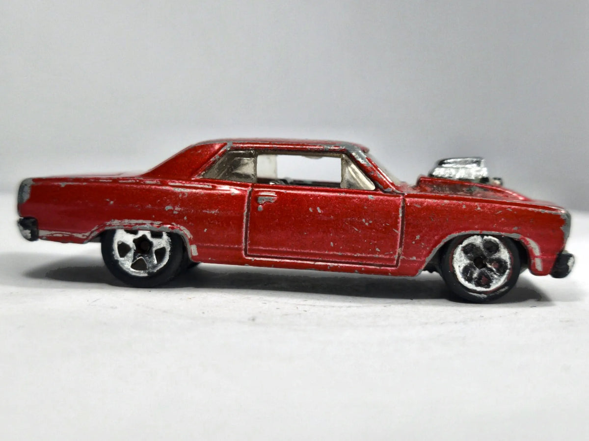 '64 Chevelle Ss Hot Wheels 2011 1:64 Luzak Czerwony Muscle Car – zdjęcie 4