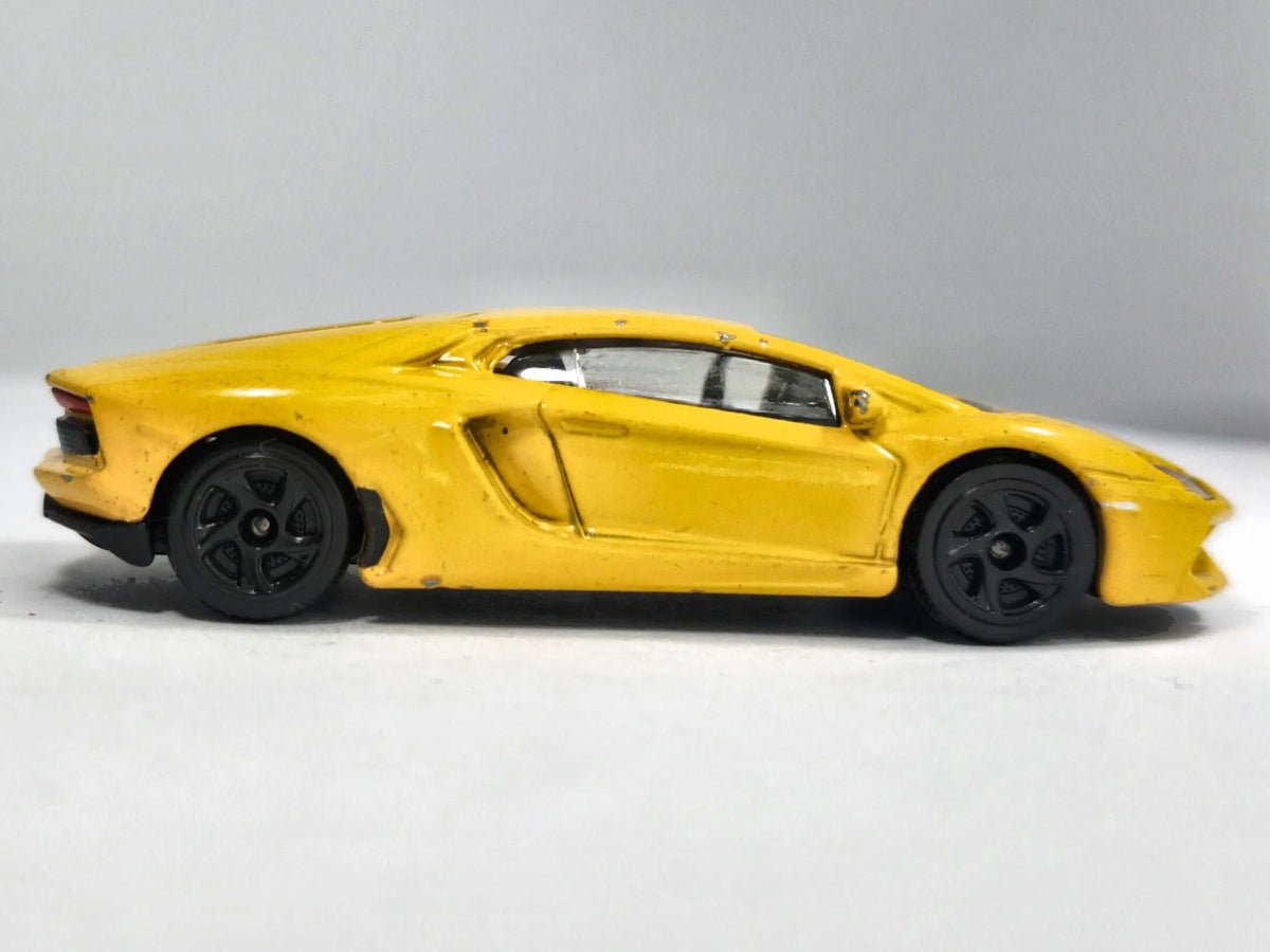 Lamborghini Aventador LP 700-4 Majorette 1:64 Luzak Żółty – zdjęcie 4