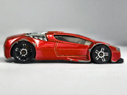 Zotic Hot Wheels 2002 1:64 Luzak Czerwony – zdjęcie 4