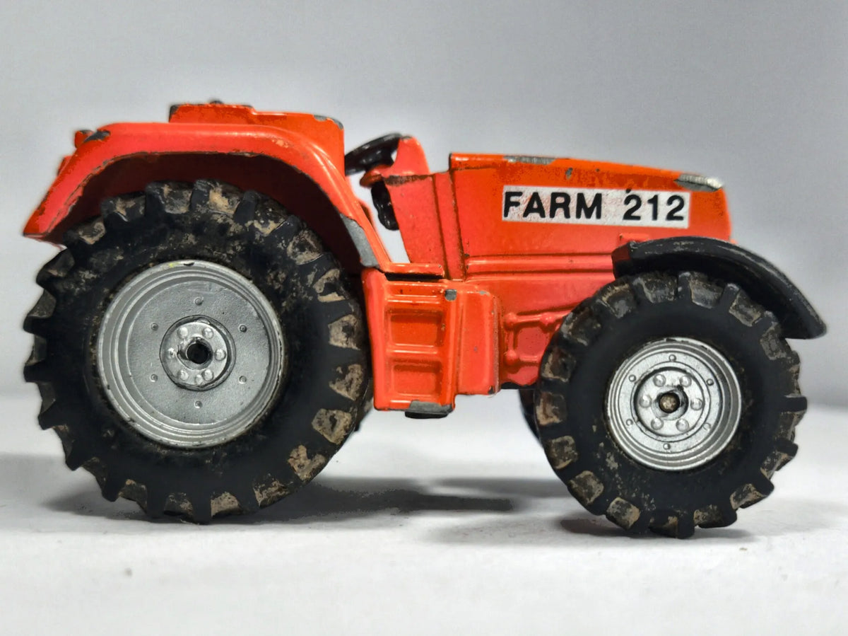 Traktor Farm 212 Pomarańczowy 1:64 – zdjęcie 4