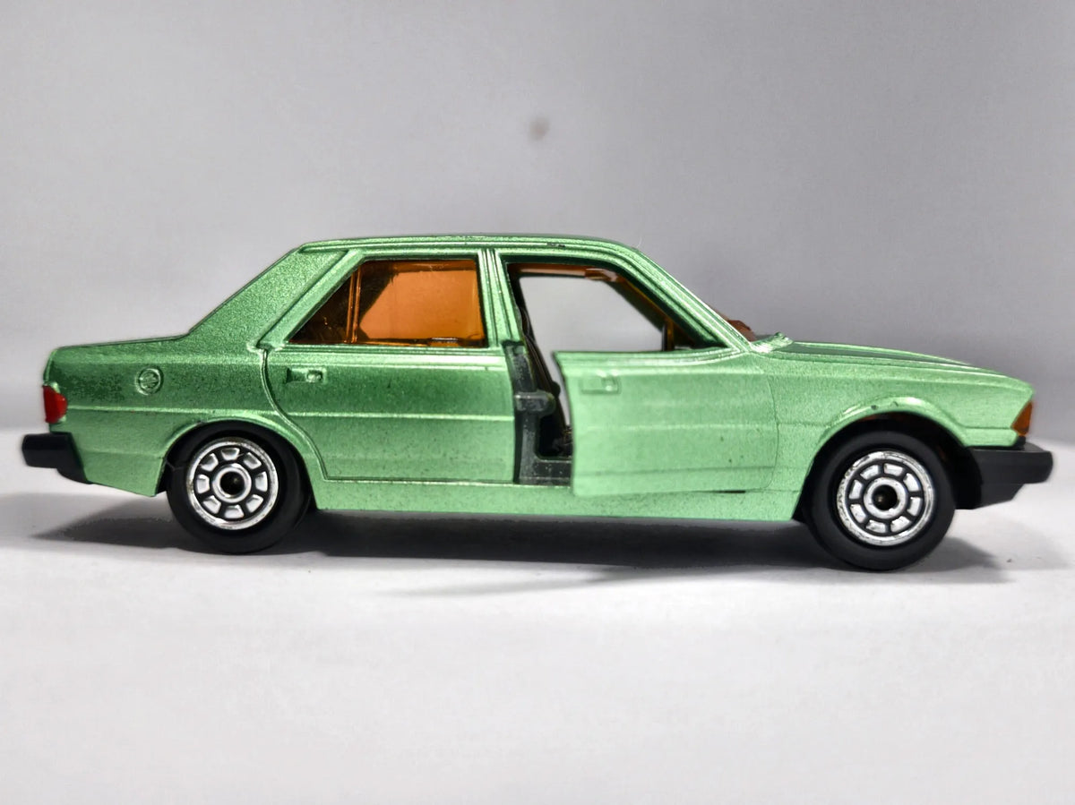Peugeot 305 Sedan Jet Car Norev '80 Zielony 1:43 Made in France – zdjęcie 4