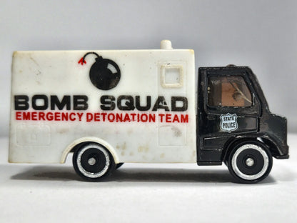 BOMB SQUAD JAK MERCEDES VAN, Nico 1983, Die cast 8021 Czarny 1:55, Resoraki – zdjęcie 4
