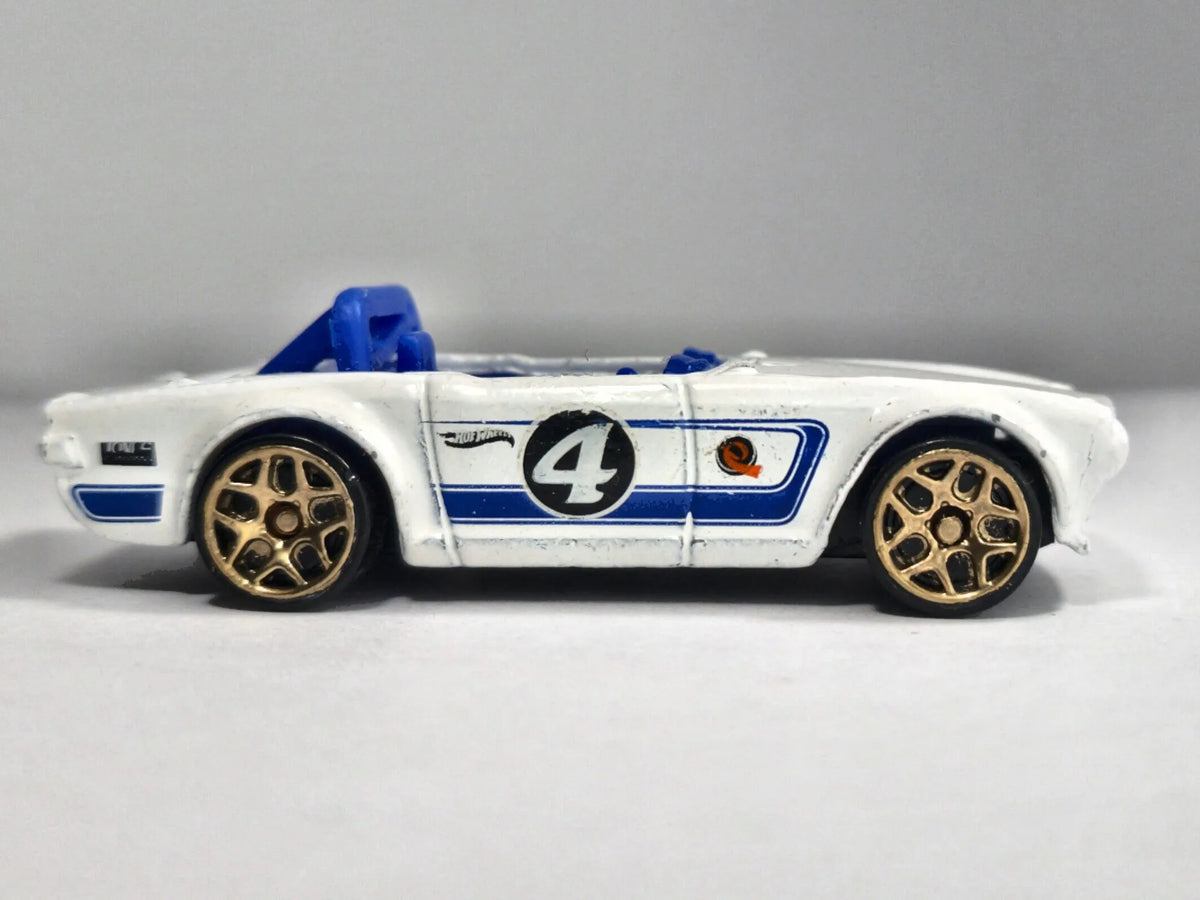 TRIUMPH TR6, Hot Wheels 2009, Die cast M16, Biały, 1:60, Resoraki – zdjęcie 4