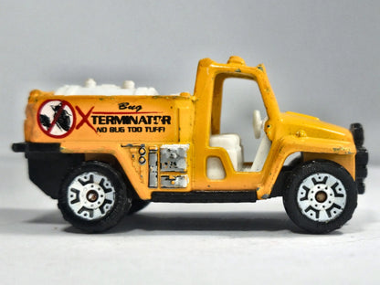 FOAM FIRE TRUCK, BUG TERMINATOR, Matchbox 2001 Die cast Żółty 1:64 Resoraki – zdjęcie 4