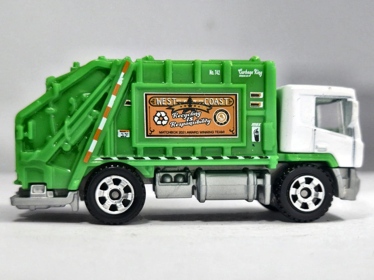 Garbage Truck Matchbox 2008 1:64 Śmieciarka Garbage 4 Hire Luzak Zielony – zdjęcie 4