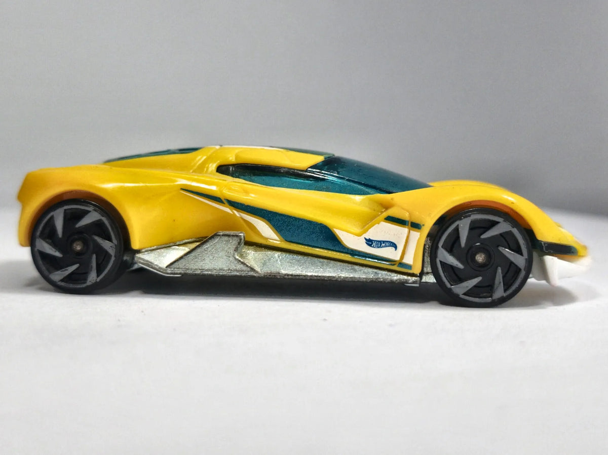 CRESCENDO, Hot Wheels 2016, Die cast DIX04, Żółty, 1:64, Resoraki – zdjęcie 4