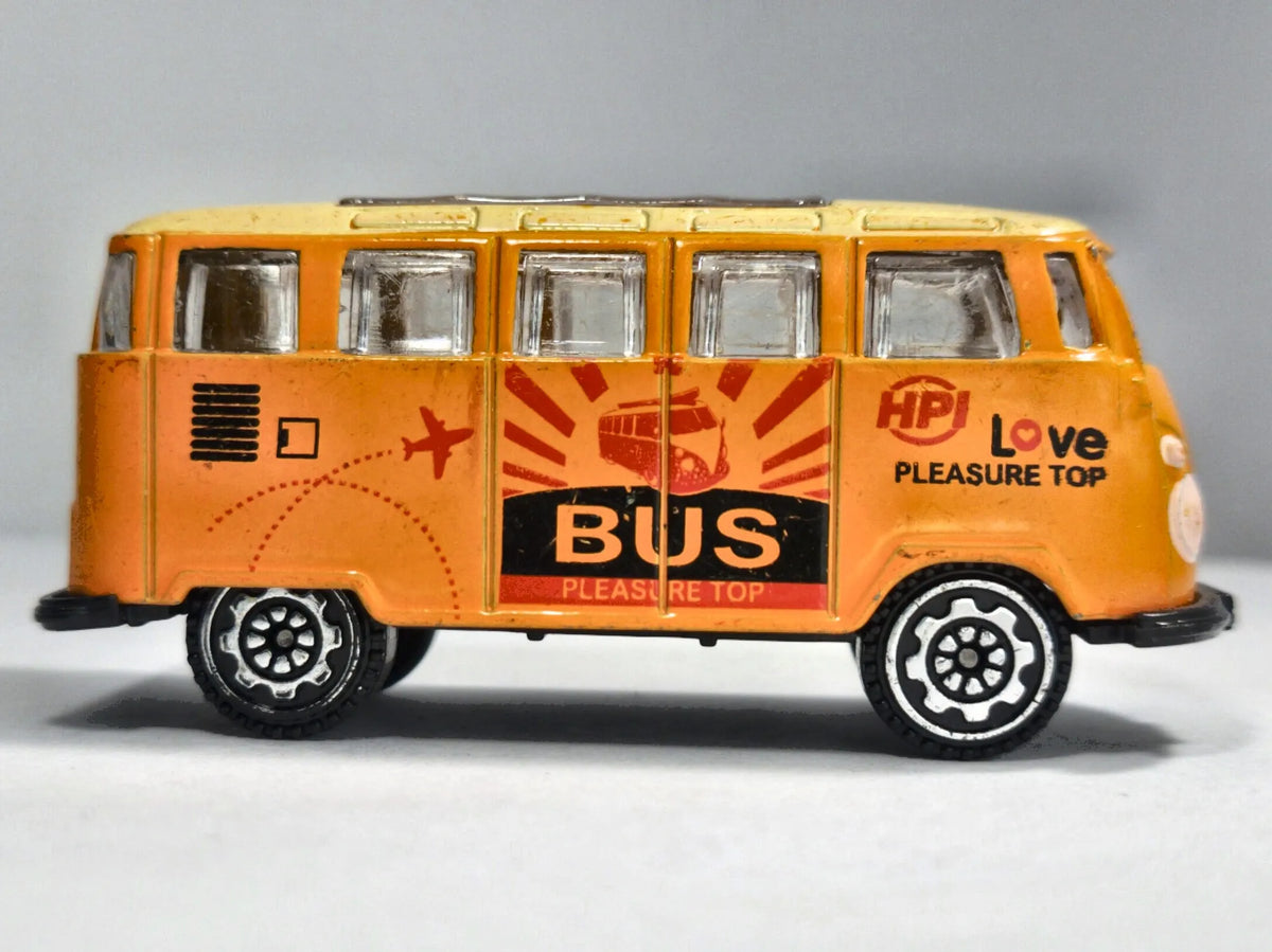 Jak Volkswagen Transporter T1 z lat 60/70, BUS Pleasure TOP Pomarańcz. 1:64 – zdjęcie 4