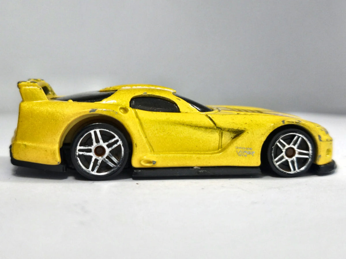 Dodge Viper Gts-R Hot Wheels 1:64 Samochód wyścigowy Luzak Żółty – zdjęcie 4