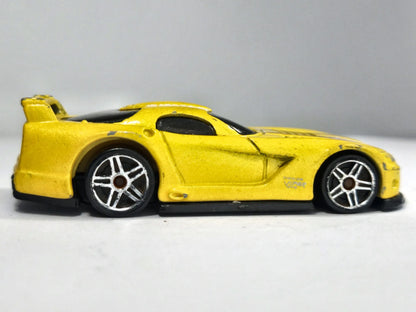 Dodge Viper Gts-R Hot Wheels 1:64 Samochód wyścigowy Luzak Żółty – zdjęcie 4