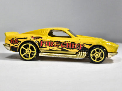 BLVD BRUISER FIRE CHIEF CUSTOM MODEL Hot Wheels 2010 Żółty 1:64 – zdjęcie 4