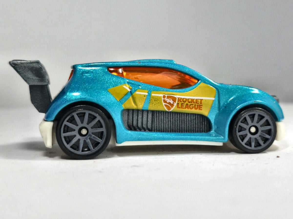 Fast 4WD Hot Wheels 2013 1:64 Rocket League Luzak Turkusowy – zdjęcie 4