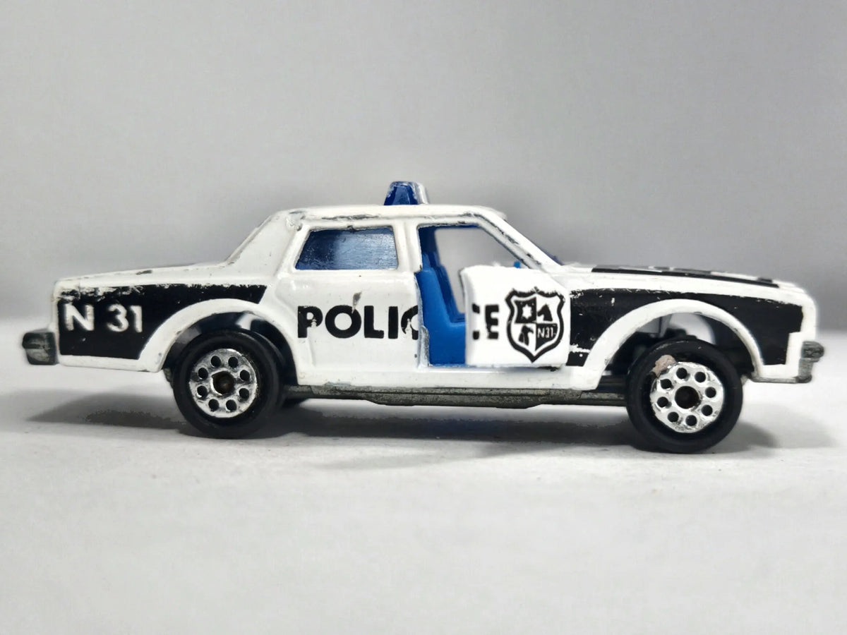 CHEVROLET IMPALA POLICE Policja Majorette Biały 1:69 – zdjęcie 4