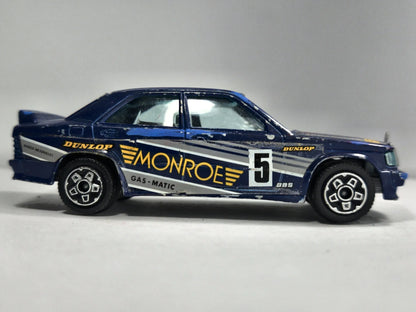 MERCEDES 190 E MONROE #5 Bburago Made in Italy Niebieski 1:43 – zdjęcie 4
