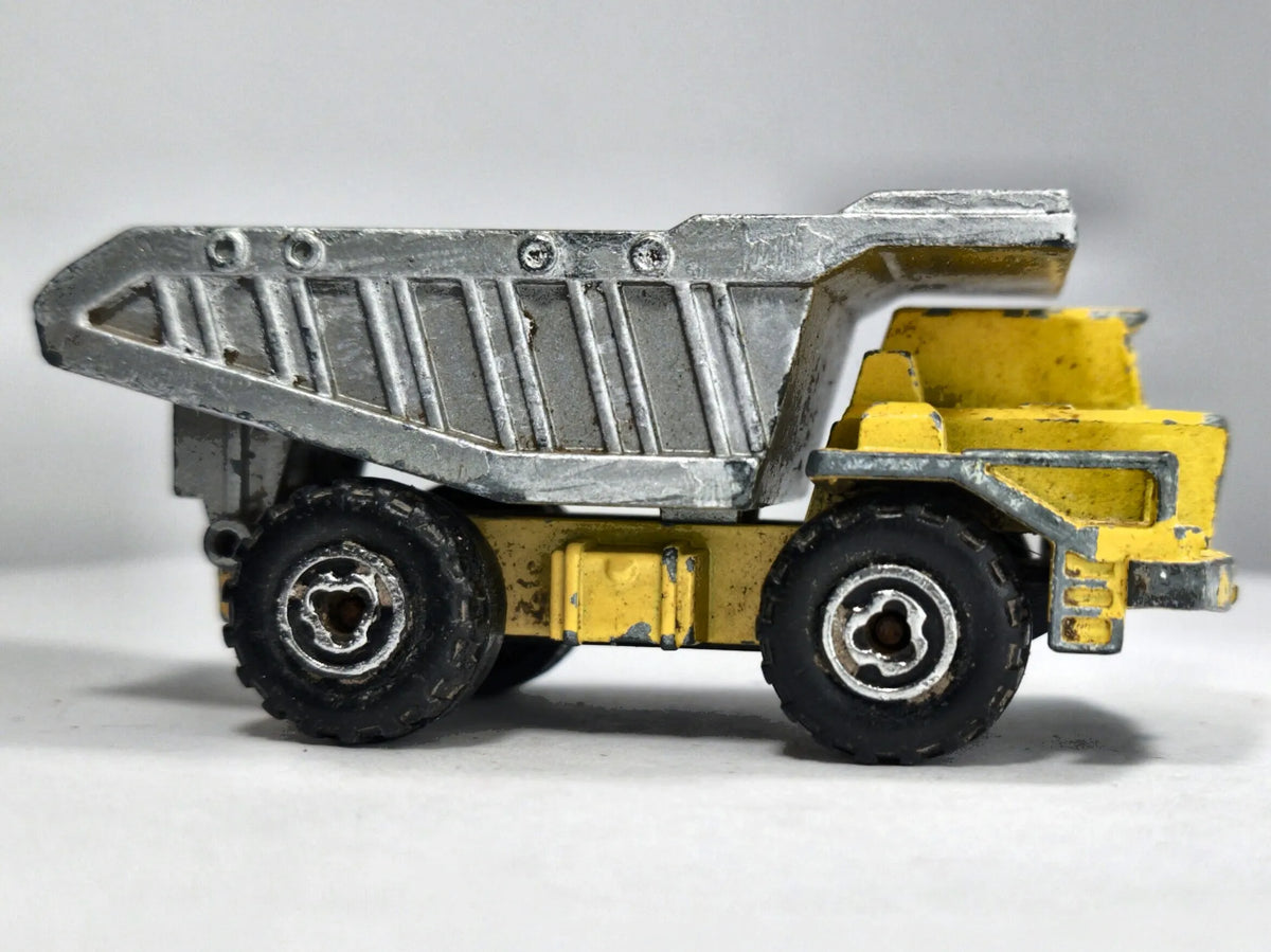 BENNER CARRIERE WYWROTKA Majorette Made in France Żółty 1:64 – zdjęcie 4