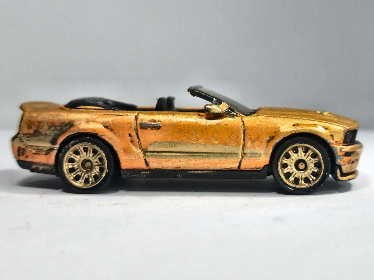 SHELBY GT500 CONVERTIBLE (CABRIO), Matchbox 2007, Die cast MB744 Złoty 1:64 – zdjęcie 4