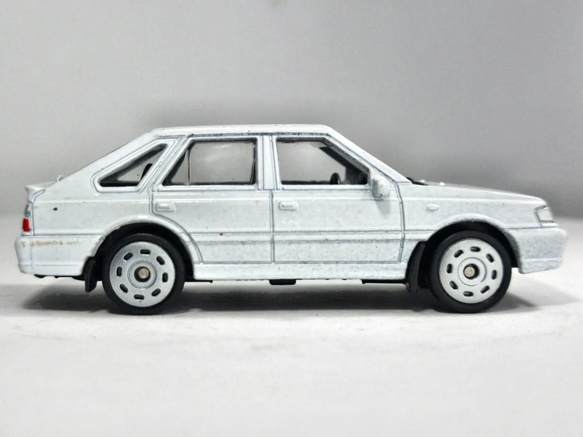 Polonez Caro Plus Welly 1:54 Hatchback Biały Luzak Samochód osobowy – zdjęcie 4