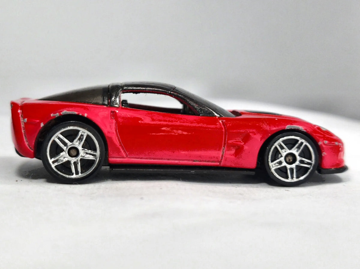 '09 Chevrolet Corvette C6 Hot Wheels 2004 1:64 Luzak Czerwony – zdjęcie 4