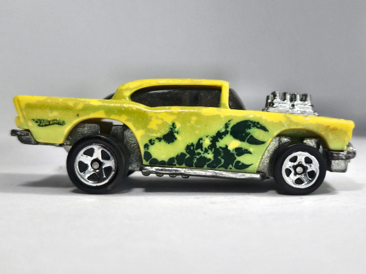 1957 CHEVY, Hot Wheels 1976, Die cast, Żółty Color Shifters, 1:64, Resoraki – zdjęcie 4