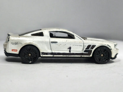 Ford Mustang GT Majorette 2009 1:64 Luzak Biały – zdjęcie 4
