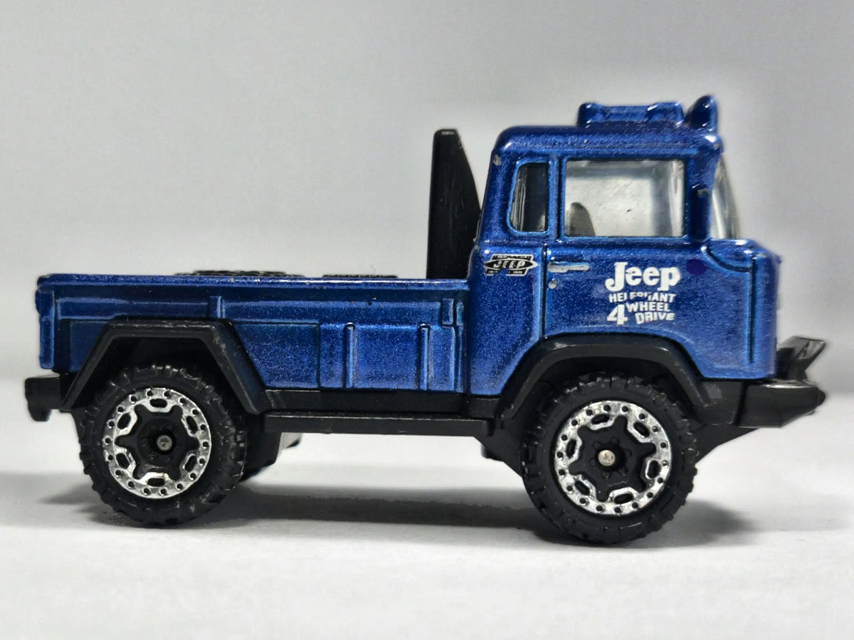 '57 JEEP FC Hot Wheels 2023 Niebieski 1:64 – zdjęcie 4