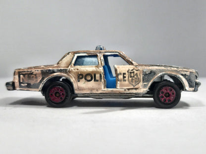 CHEVROLET IMPALA POLICE, Majorette, Die cast 240, Biały, 1:72, Resoraki – zdjęcie 4
