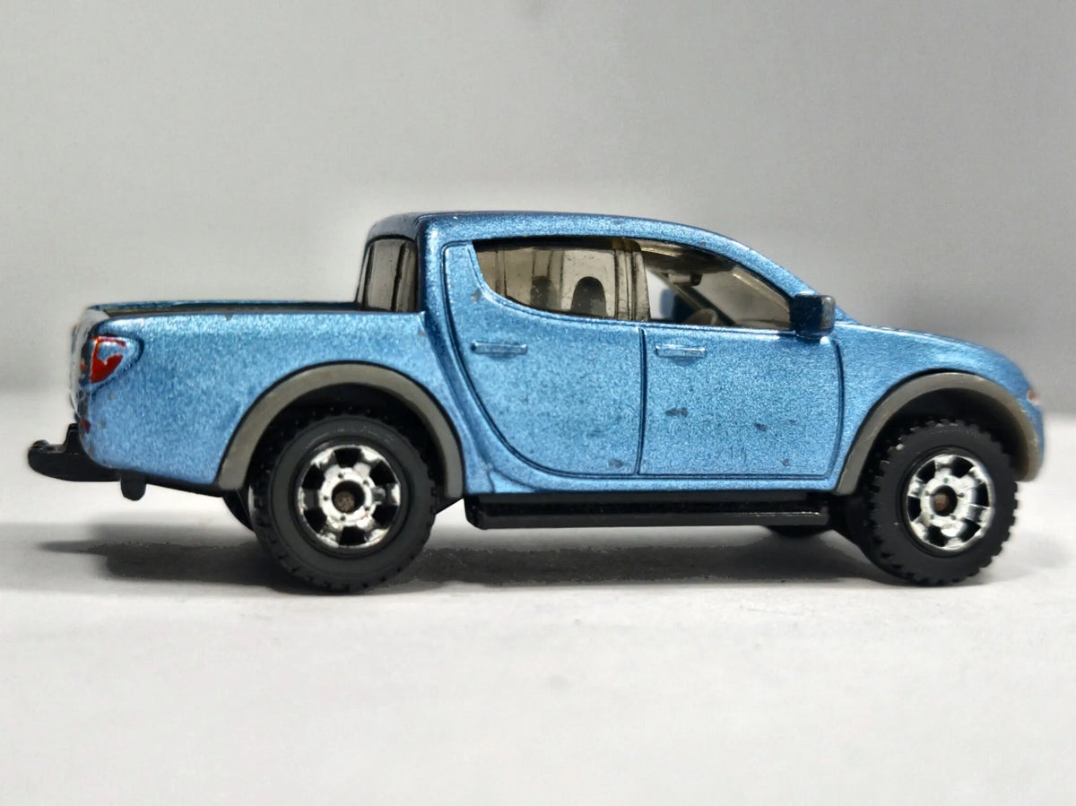 Mitsubishi L200 Triton 2007 Matchbox 2009 1:64 Pickup Luzak Niebieski – zdjęcie 4