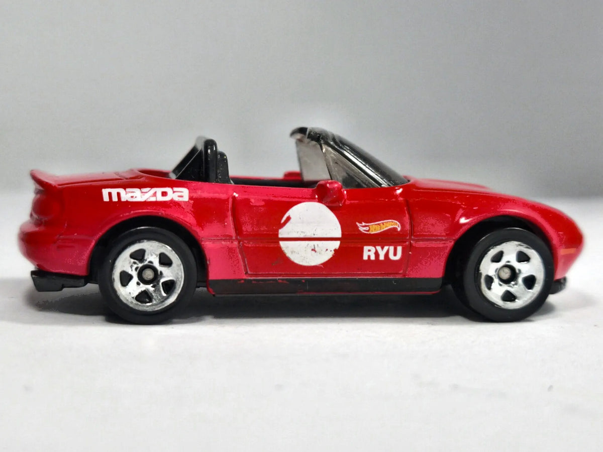 '91 Mazda MX-5 Miata Hot Wheels 2018 Mainline 1:64 Luzak Czerwony – zdjęcie 4
