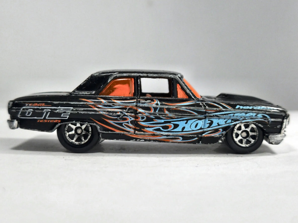 Ford Thunderbird Hot Wheels 2001 1:64 Luzak Czarny – zdjęcie 4