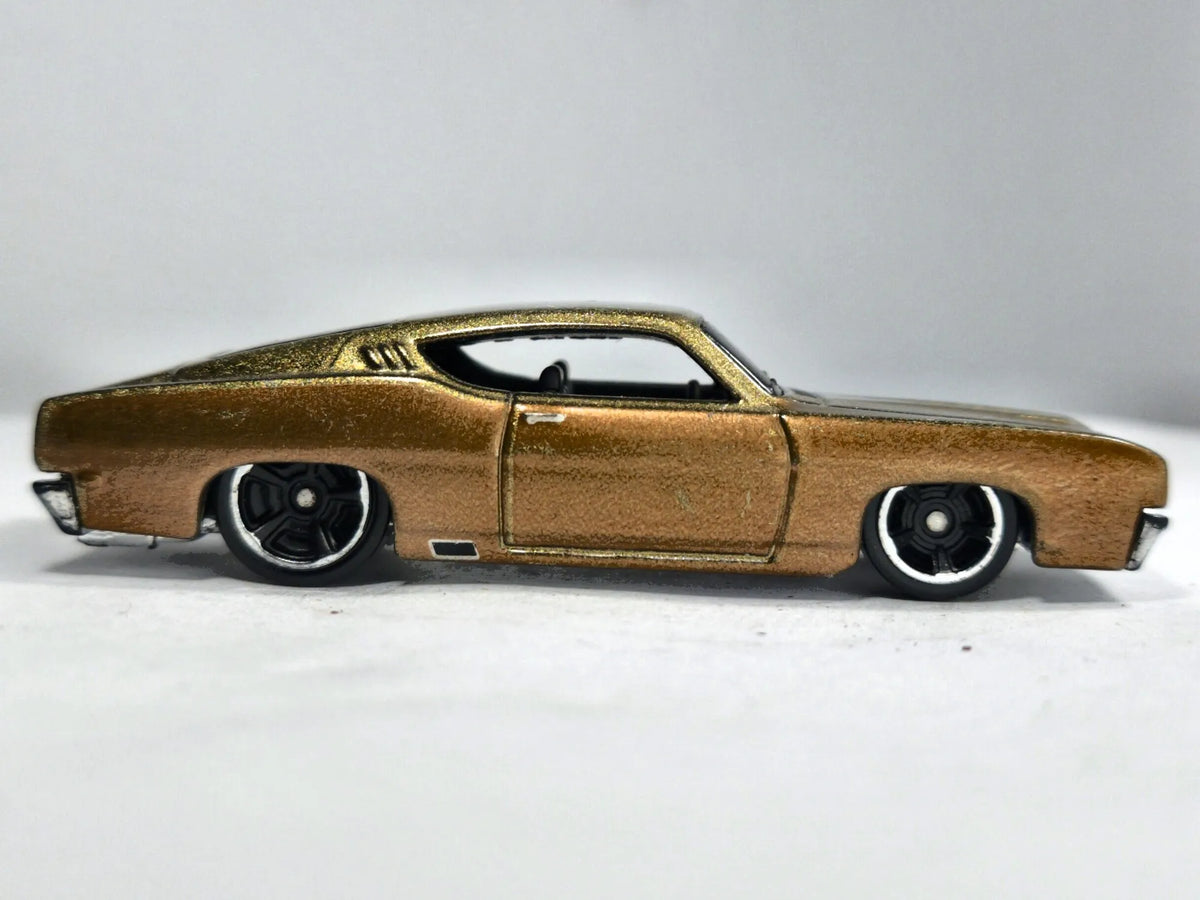 Dodge Challenger Matchbox 1975 Superfast 1:64 Luzak Złoty – zdjęcie 4