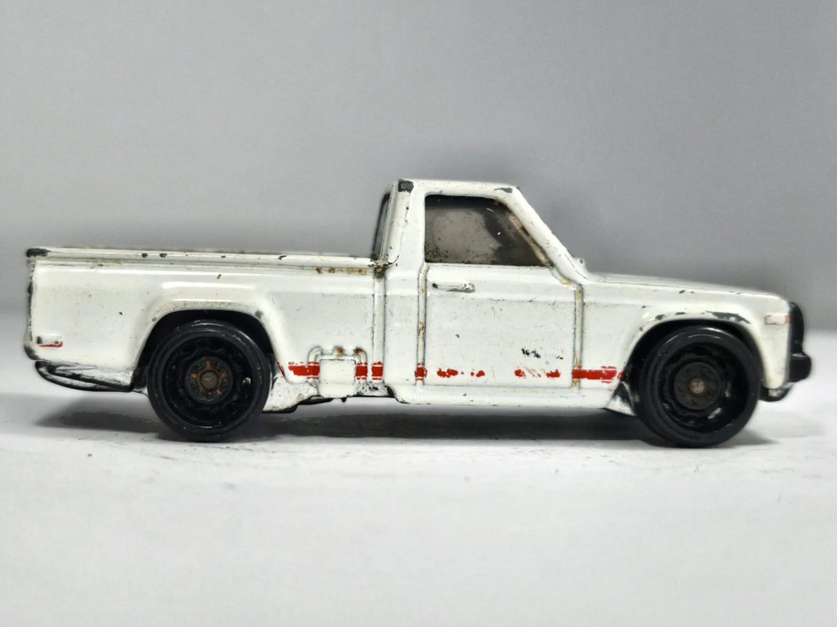 Mazda Repu Hot Wheels 2016 HW Hot Trucks 1:64 Pickup Luzak Biały – zdjęcie 4