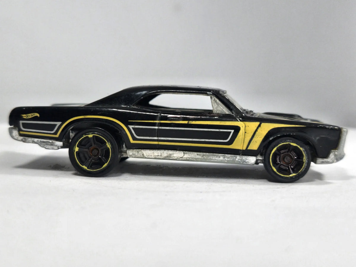 '67 Pontiac GTO Hot Wheels 2007 Muscle Mania 1:64 Luzak Czarny Muscle Car – zdjęcie 4